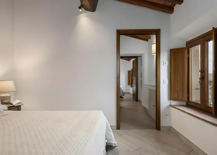 Arnolfo 埃尔萨谷口村